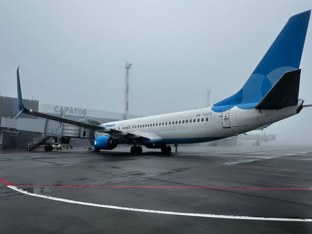 В Саратове аэропорт перестал принимать и выпускать самолеты